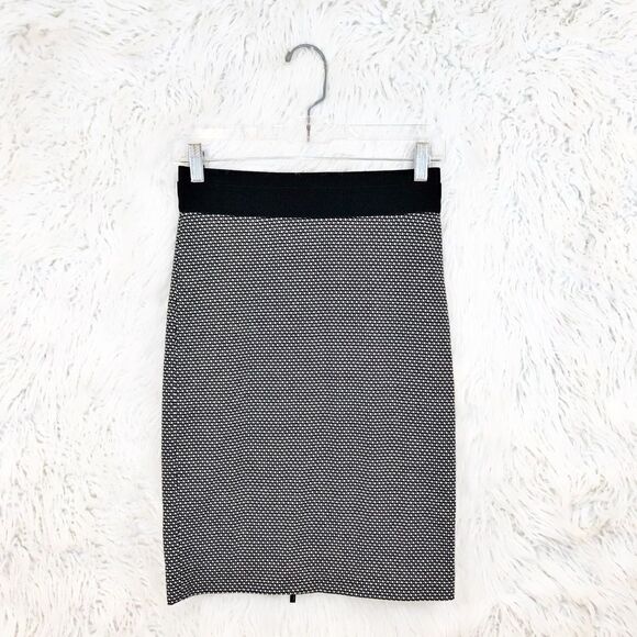 BCBGMaxAzria Dresses & Skirts - Bcbg MaxAzria textured pencil skirt